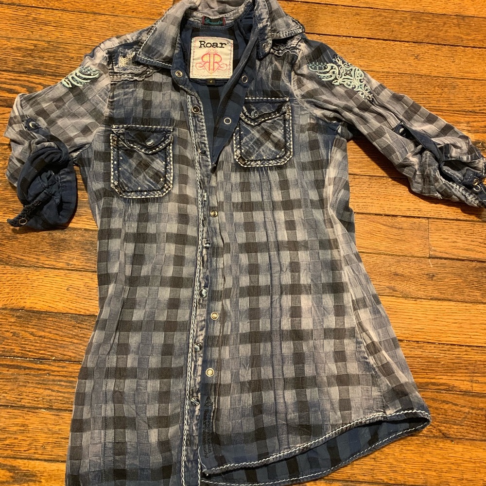 Women’s button down top